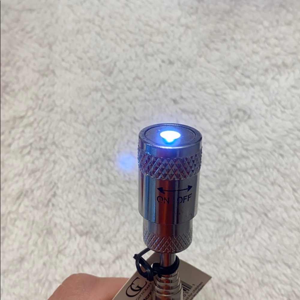 🆕 Extendable Magnet/LED flashlight gadget - Picture 3 of 4